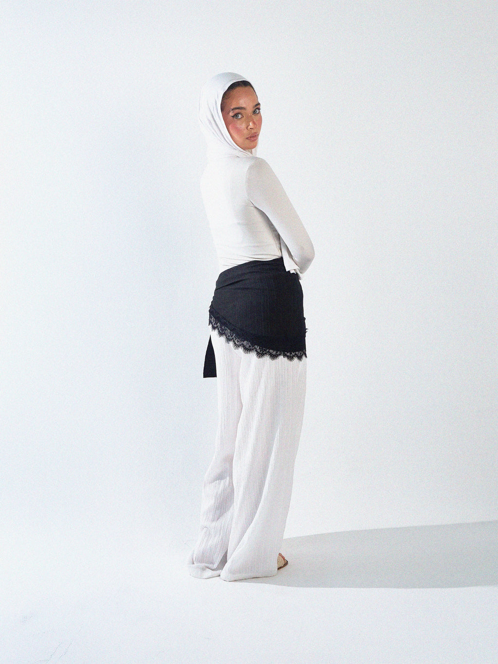 The Lace Écharpe - Black